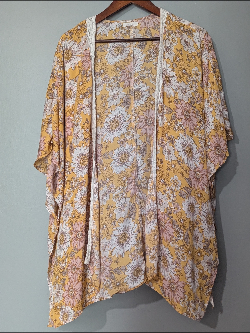 Maurices Women's Crochet Border Yellow Floral Kimono Cardigan 70s Retro